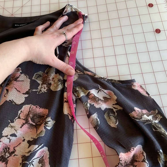 Blu Pepper size small grey gray flowy floral dress with pink flowers - Picture 7 of 16